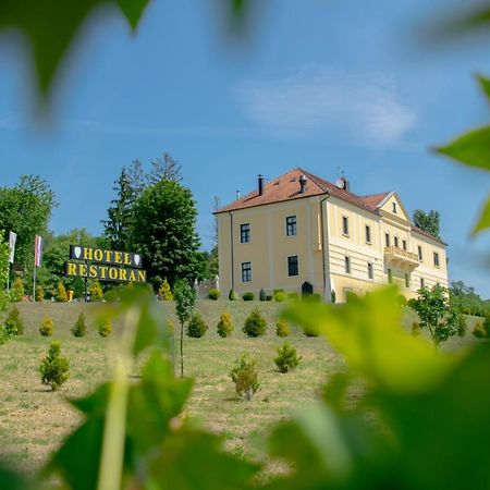 Hotel & Restoran Dvorac Gjalski Zabok Bagian luar foto