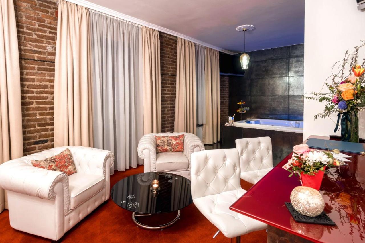 Hotel & Restoran Dvorac Gjalski Zabok Bagian luar foto