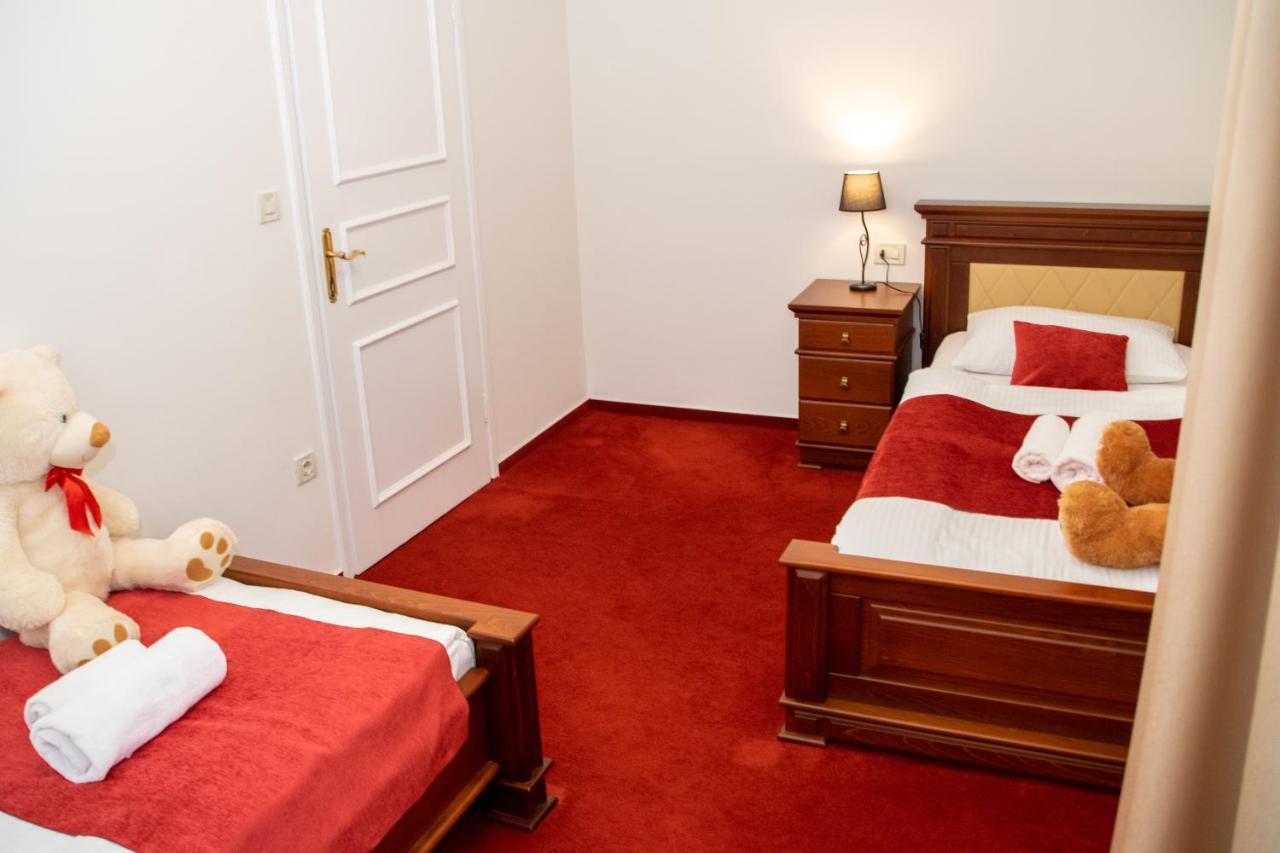 Hotel & Restoran Dvorac Gjalski Zabok Bagian luar foto