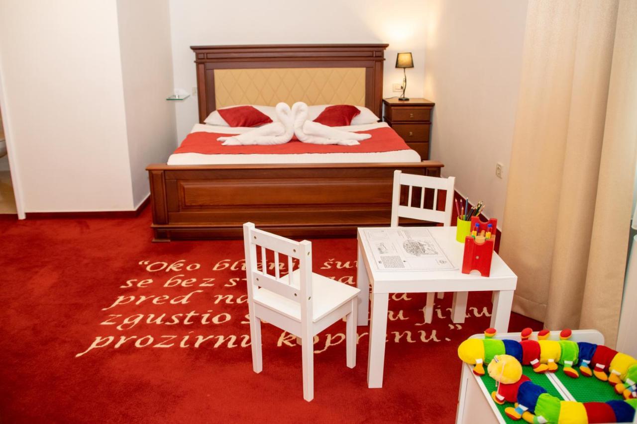 Hotel & Restoran Dvorac Gjalski Zabok Bagian luar foto