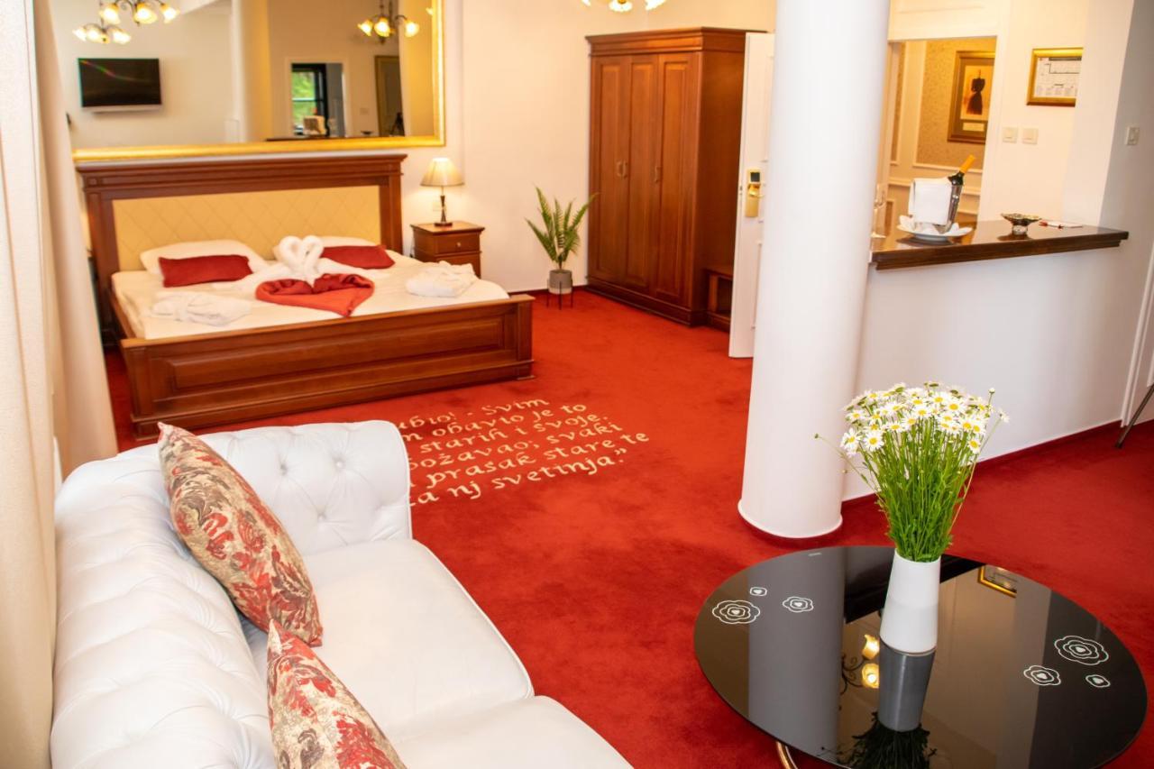 Hotel & Restoran Dvorac Gjalski Zabok Bagian luar foto